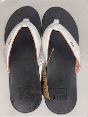 NWT REEF Womans Ortho-Bounce White and Brown Vegan Leather Coast Flip Flops